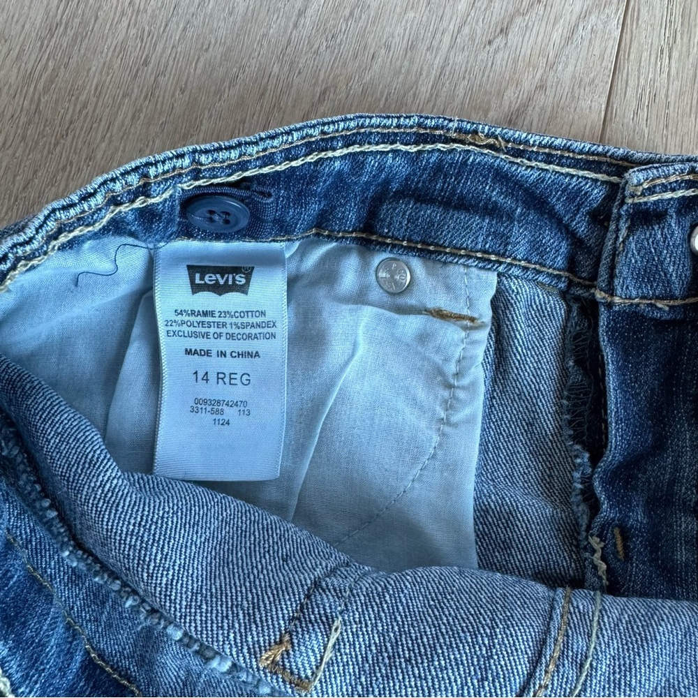 Levi's Shorty Shorts Girls - Picture 5 of 6